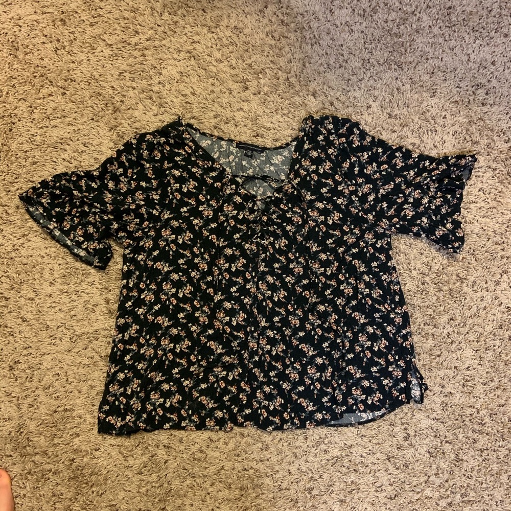 Floral flutter sleeve top